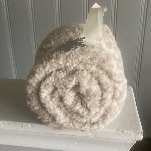 NWT Beautiful Cream Animal Print Sherpa Travel Throw Blanket w/ ❄️Gift Tag 50x60 - Picture 10 of 16